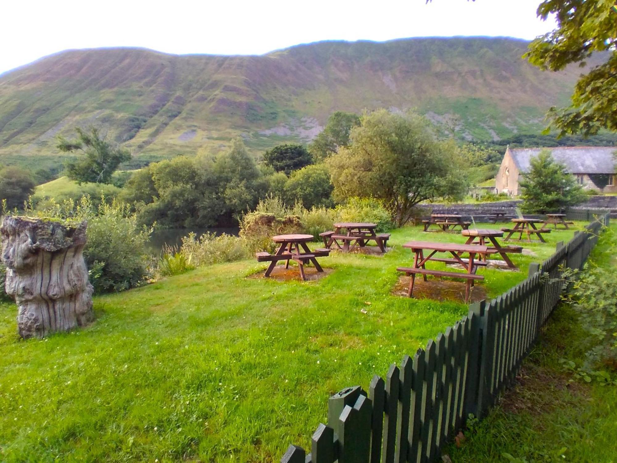 Pen-Y-Bont Hotel Bed & Breakfast