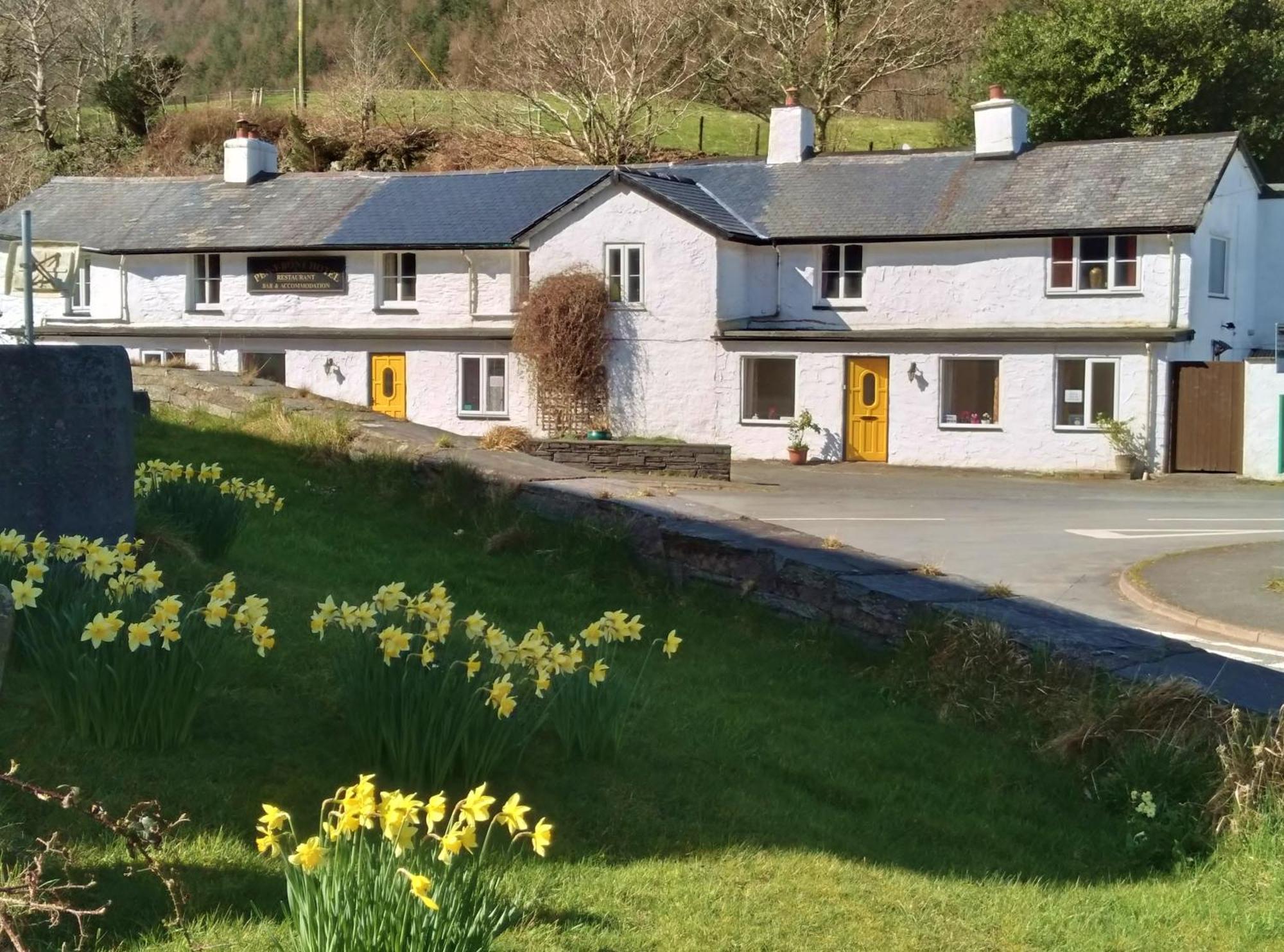 Pen-Y-Bont Hotel