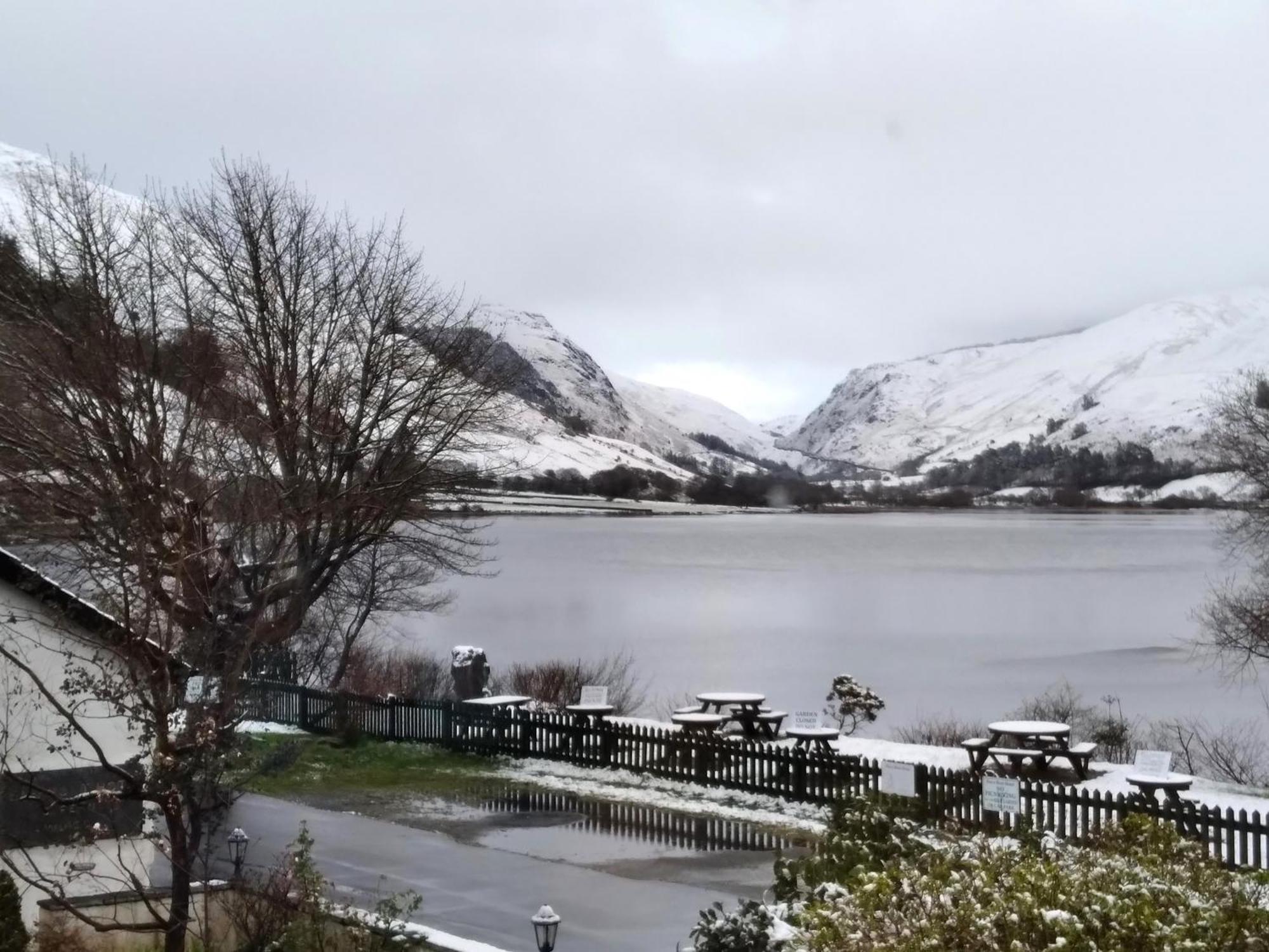 Pen-Y-Bont Hotel Bed & Breakfast