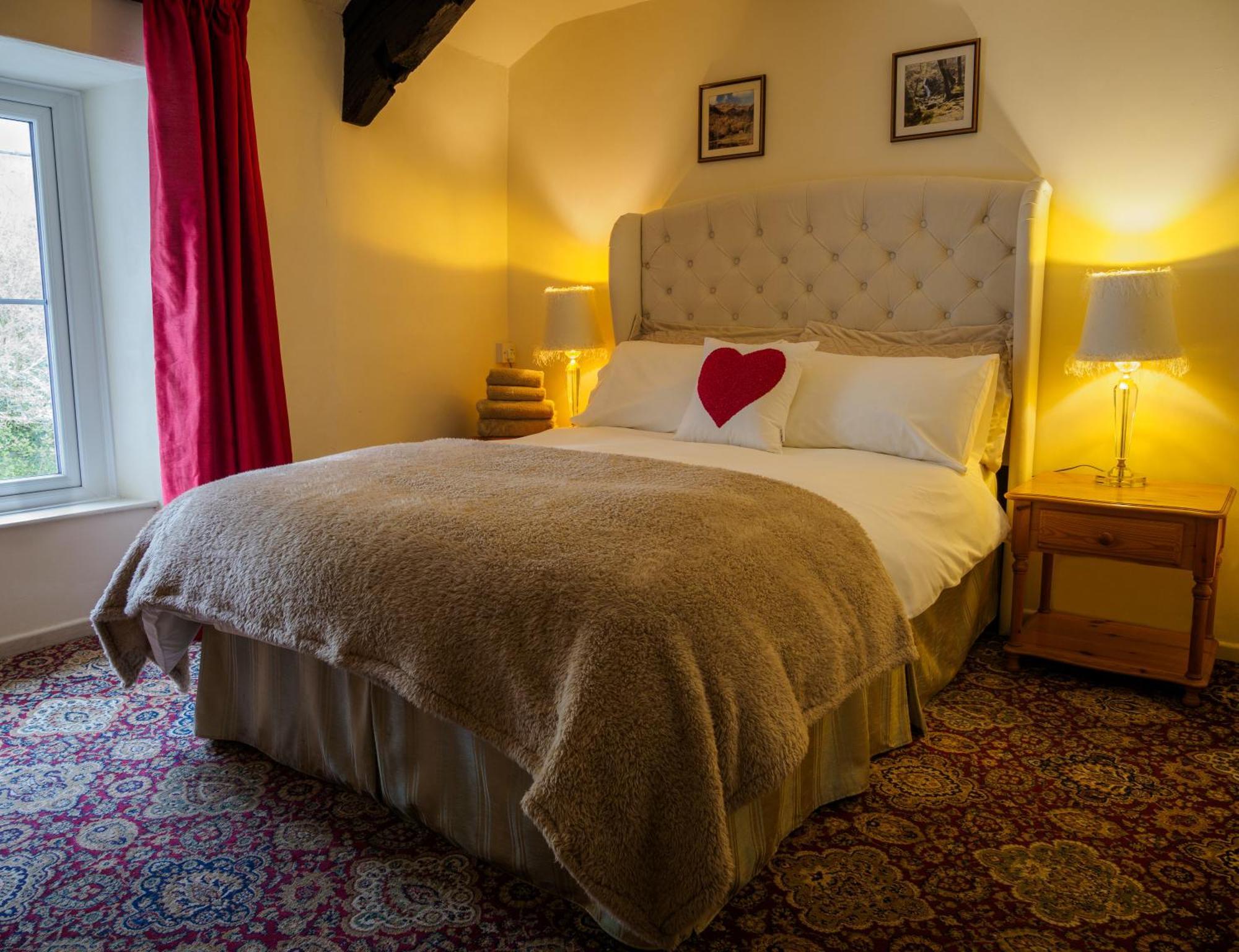 Pen-Y-Bont Hotel Bed & Breakfast